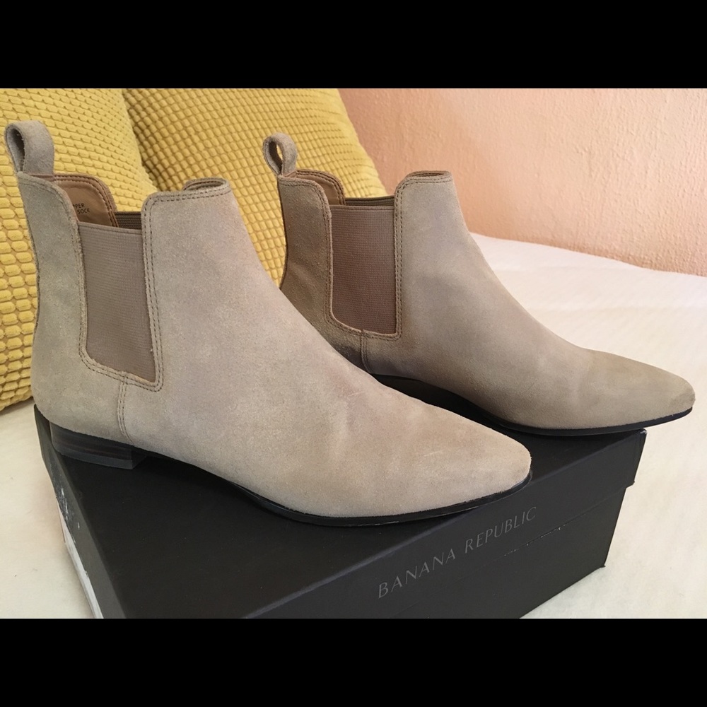 Banana Republic Suede Bootie - Sand (Size 6.5)